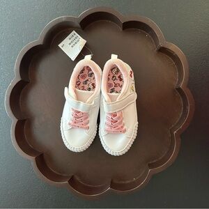 Girls H & M Hello Kitty Sneakers Size 9